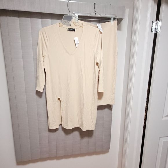 NWT/ NEW YORK & COMPANY ladies 2 piece - Picture 4 of 11